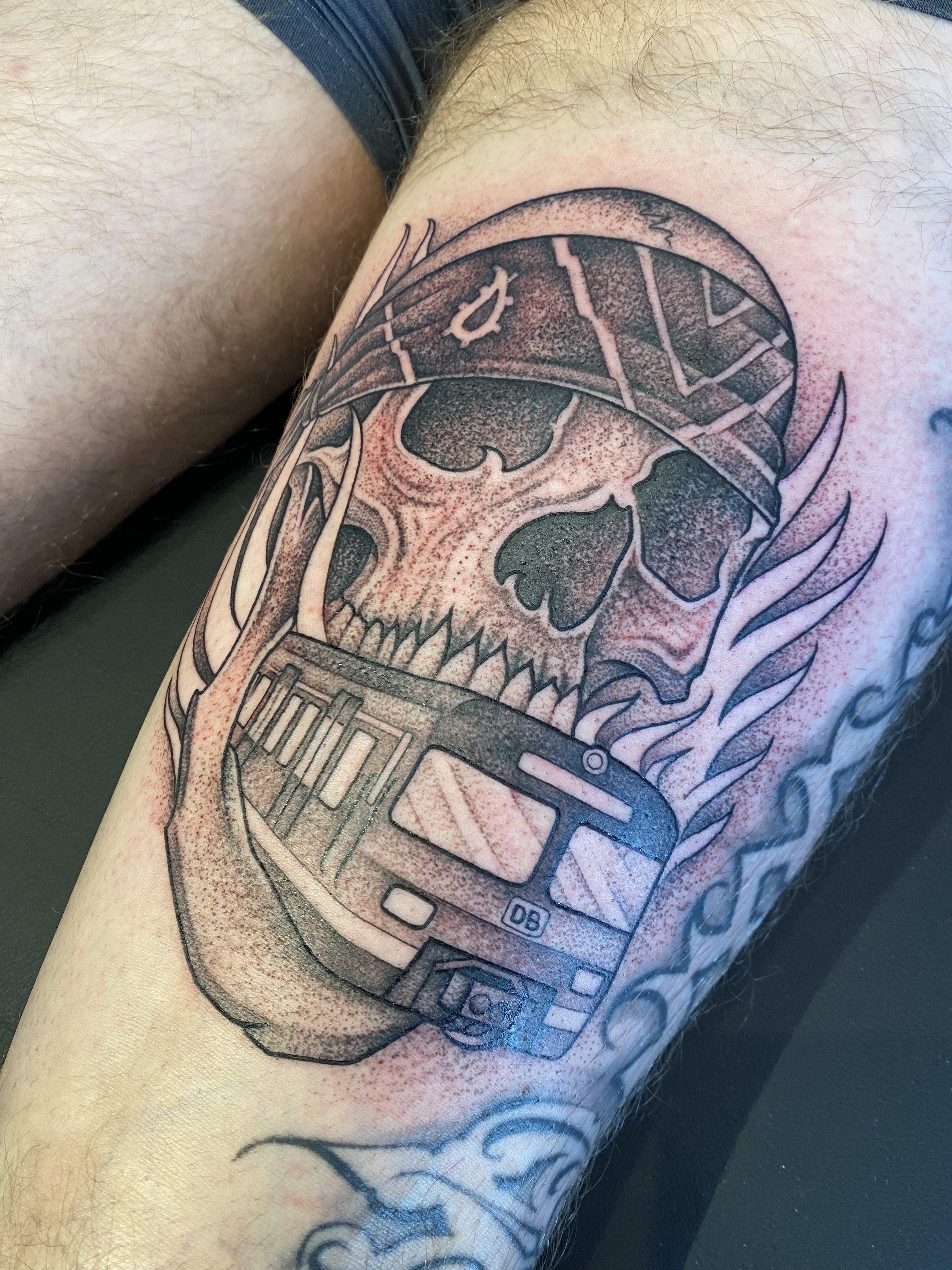  Fade to Black Tattoo Studio