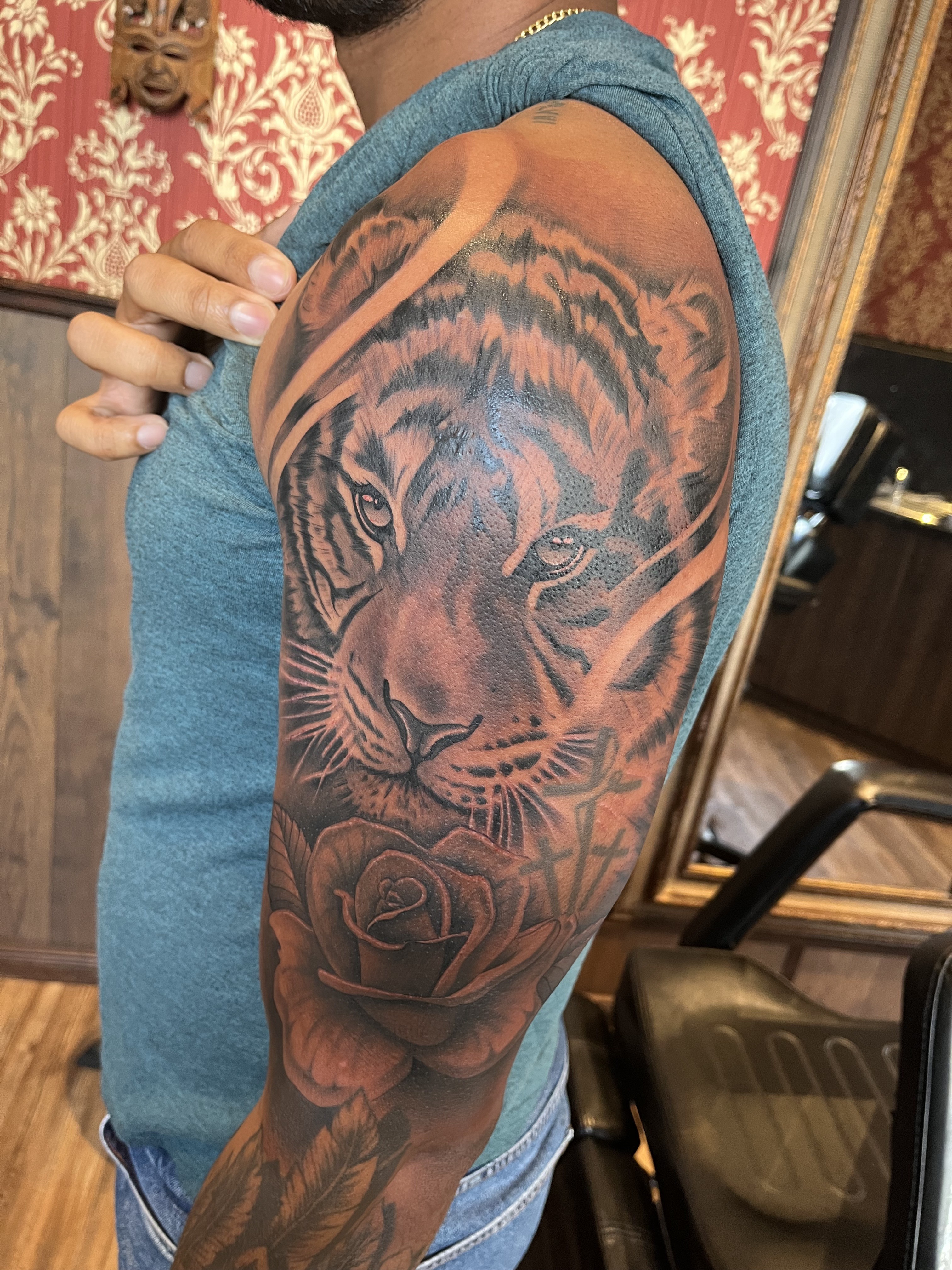  Fade to Black Tattoo Studio