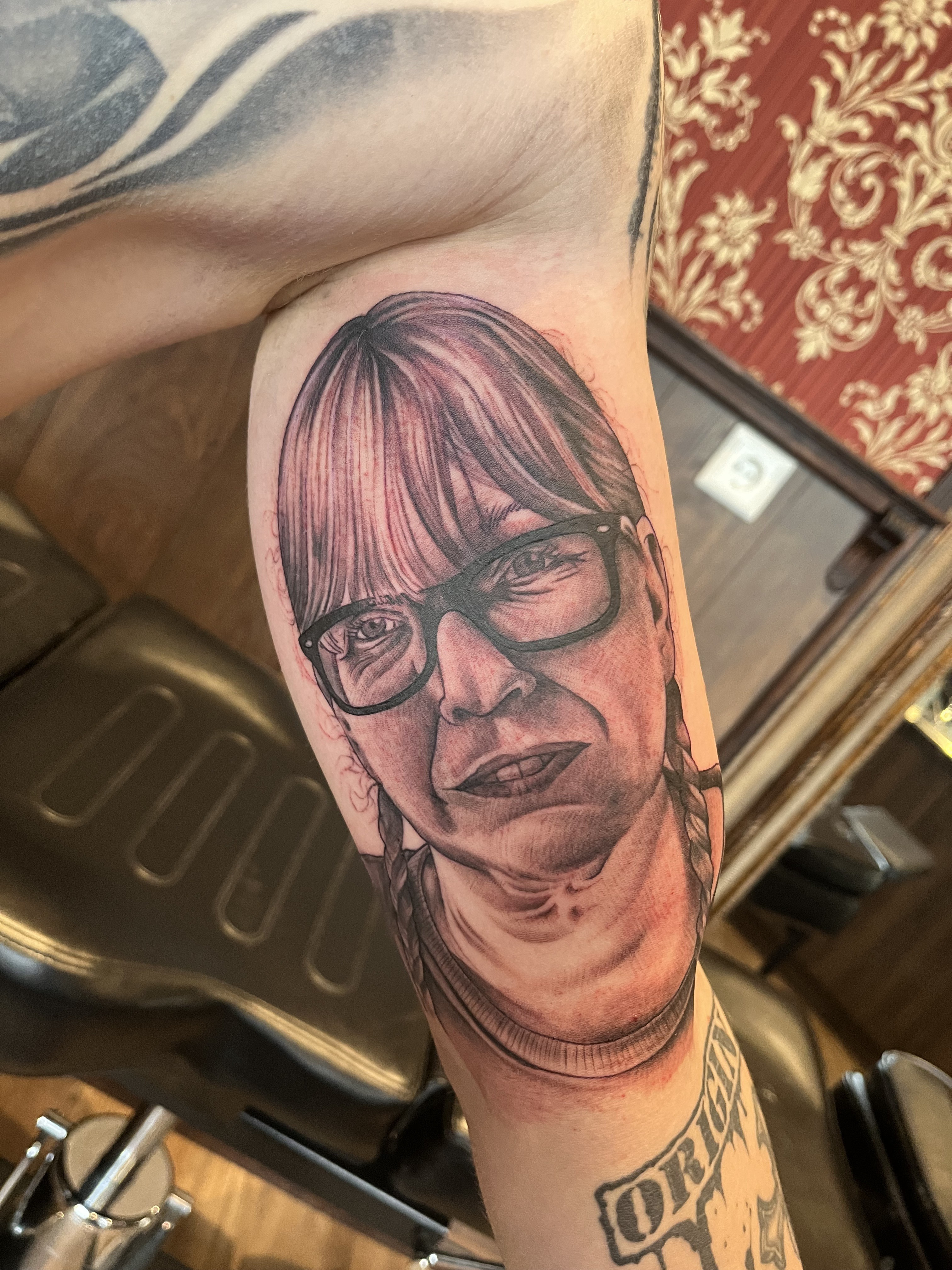  Fade to Black Tattoo Studio