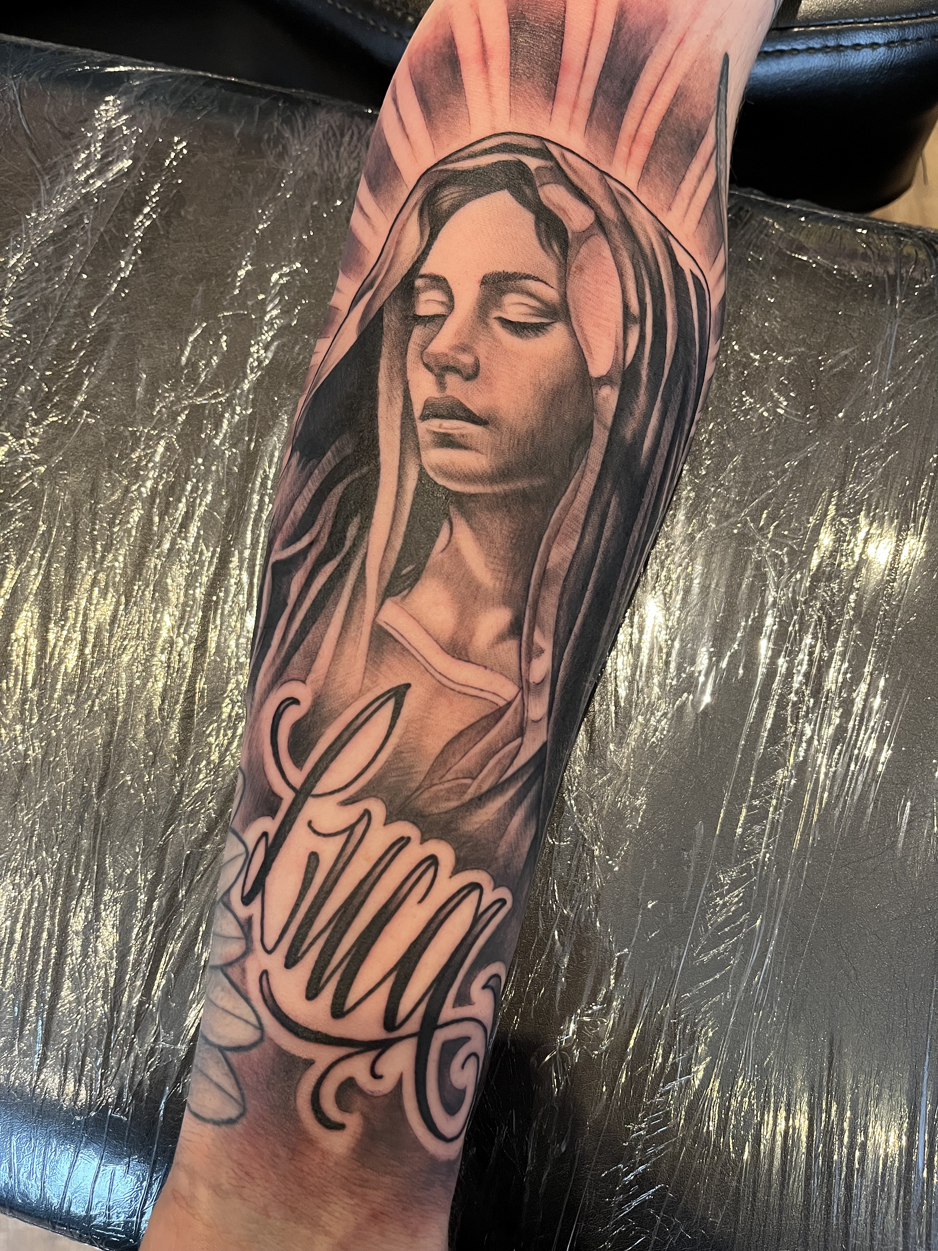  Fade to Black Tattoo Studio