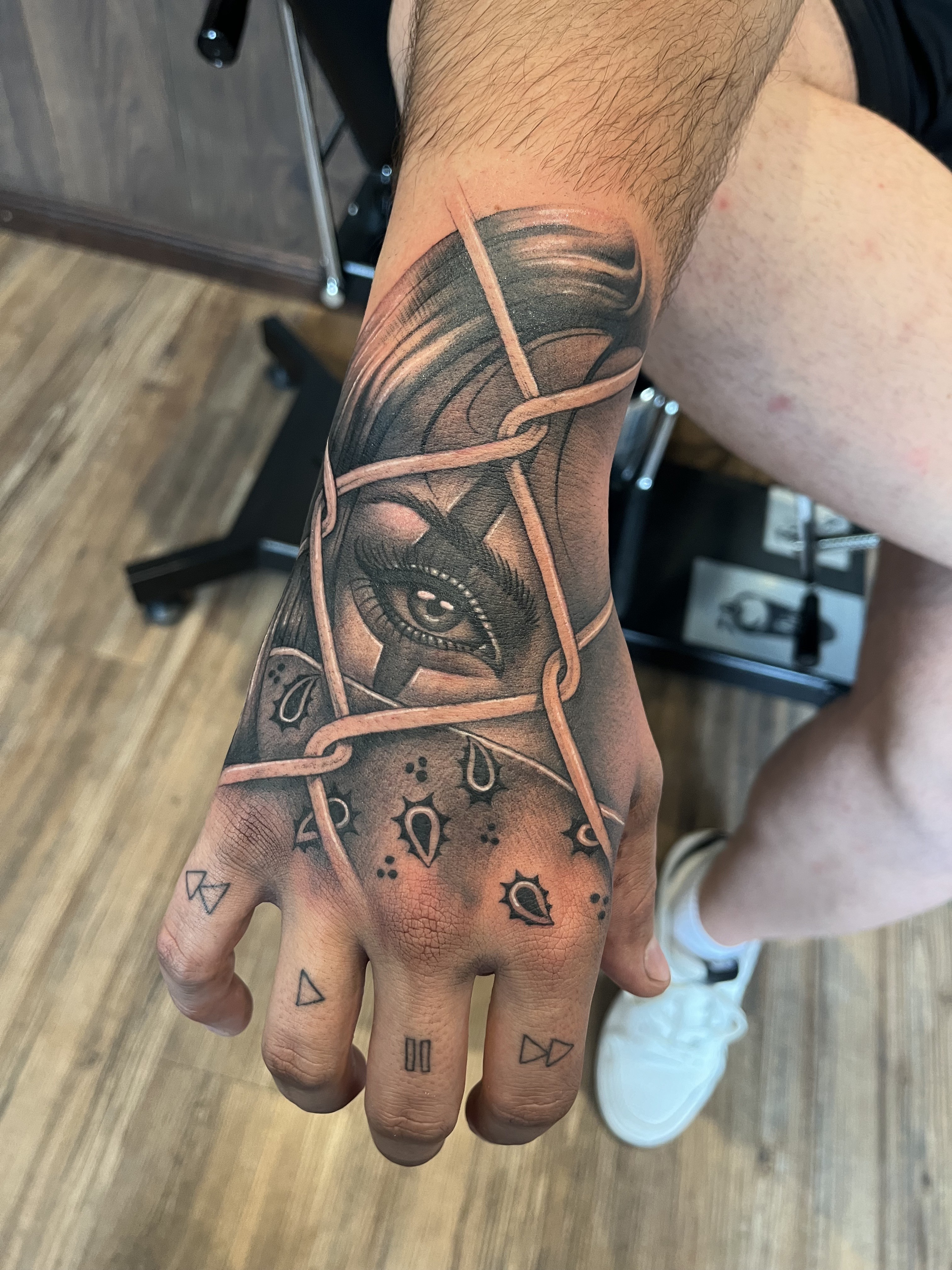  Fade to Black Tattoo Studio