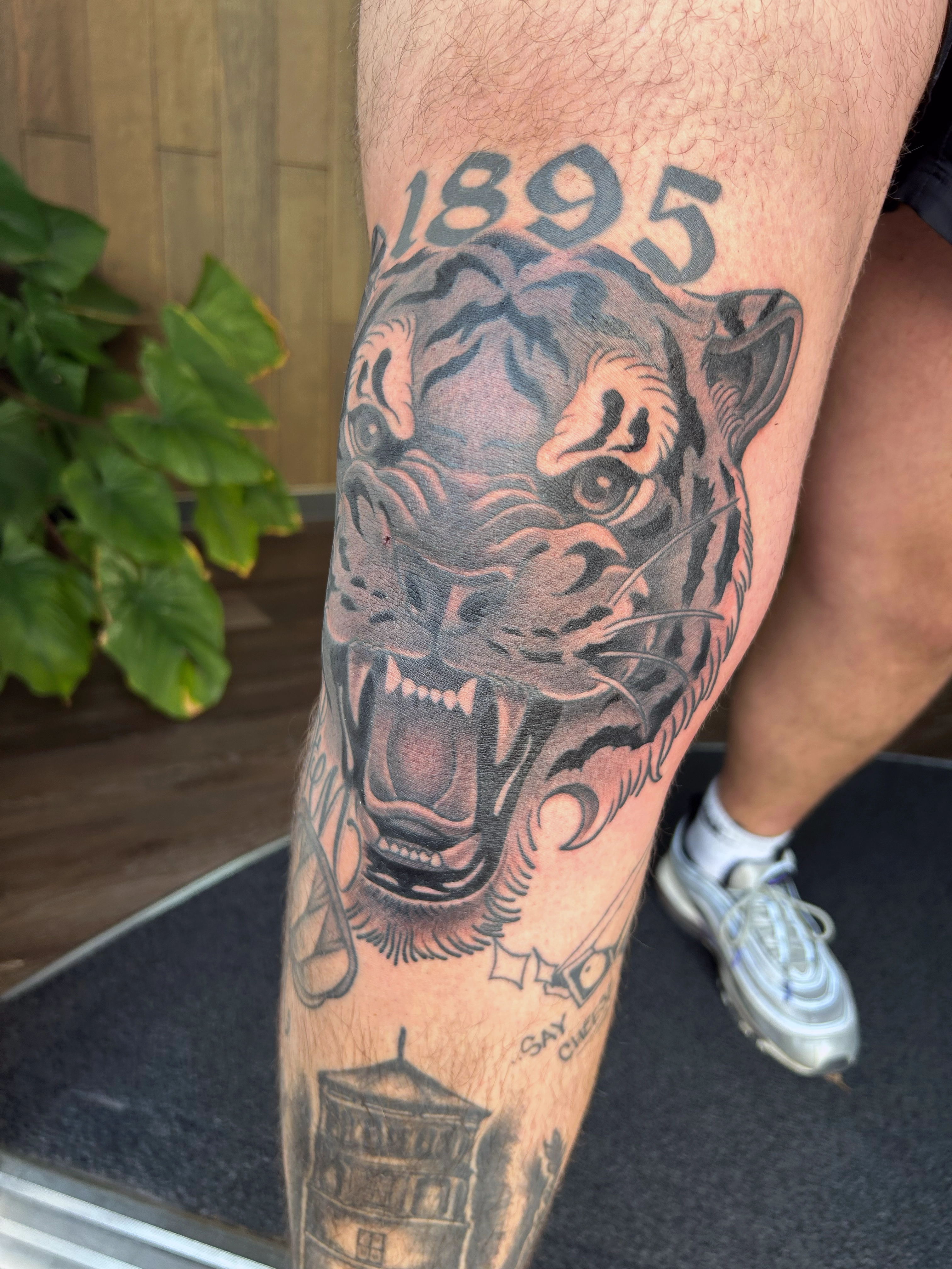  Fade to Black Tattoo Studio