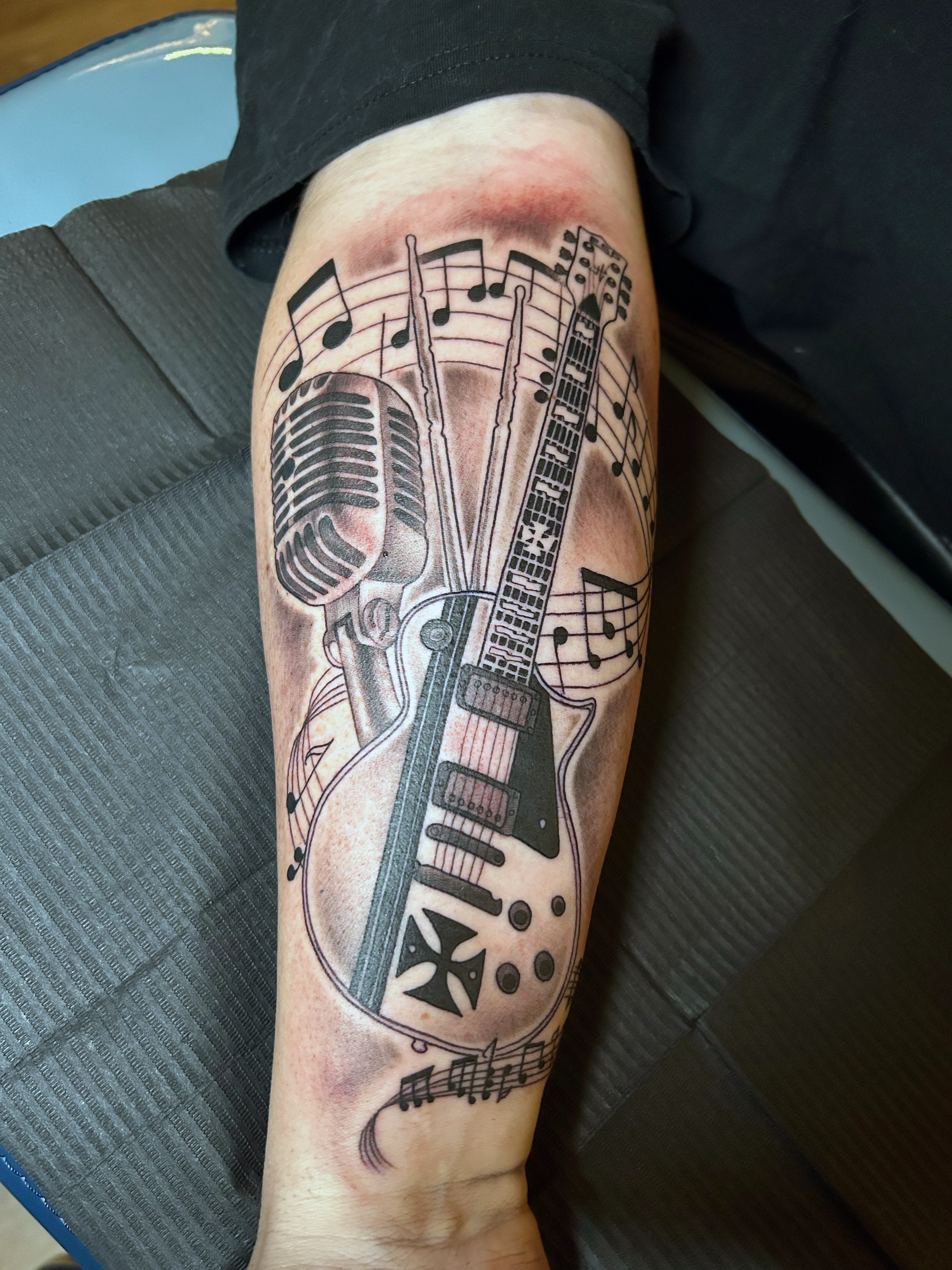  Fade to Black Tattoo Studio